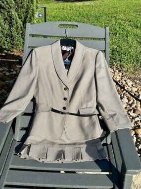 Tahari Brown & White Skirt Suit Size 6 New Without Tags Blazer & Skirt Set